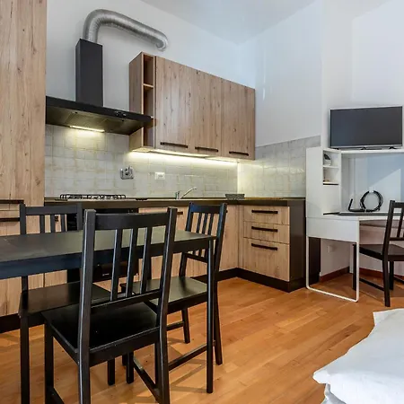 Appartement Guesthost - Cozy With Balcony In