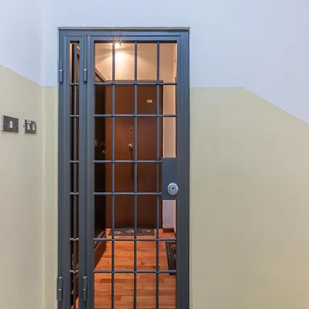 Guesthost - Cozy With Balcony In Appartement