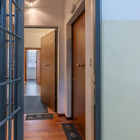 Guesthost - Cozy With Balcony In * Bologna
